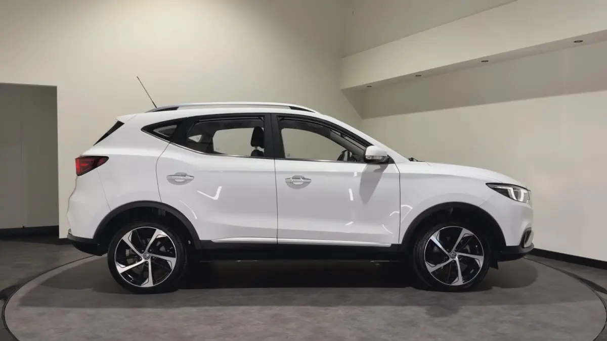 Luxury 45 kWh | Panoramadak | Leder interieur | Keyless | ACC | Apple CarPlay - Android Auto