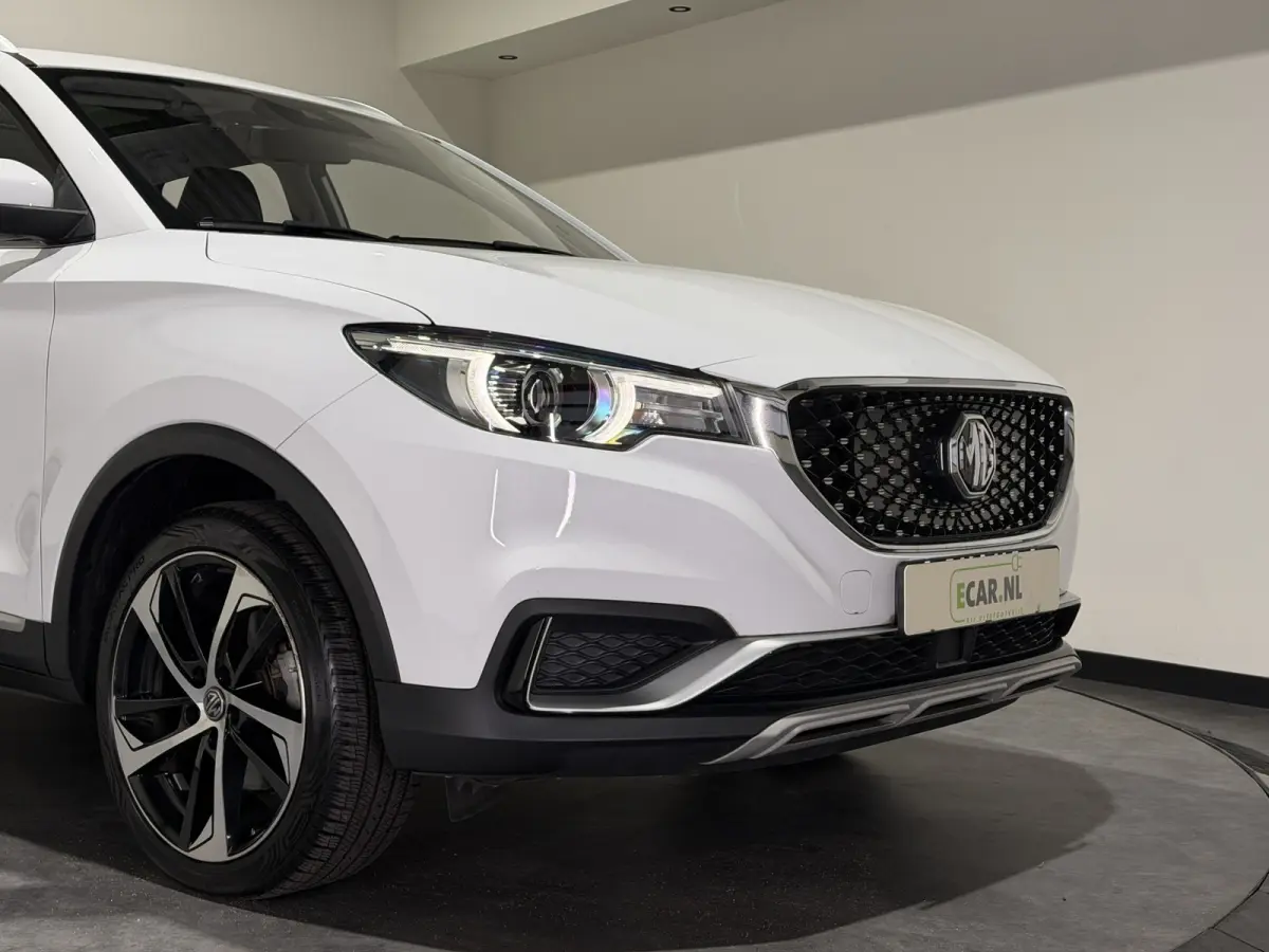 Luxury 45 kWh | Panoramadak | Leder interieur | Keyless | ACC | Apple CarPlay - Android Auto