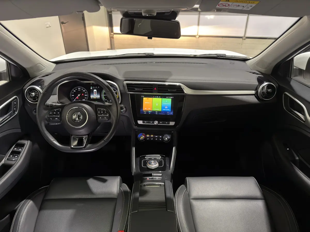 Luxury 45 kWh | Panoramadak | Leder interieur | Keyless | ACC | Apple CarPlay - Android Auto