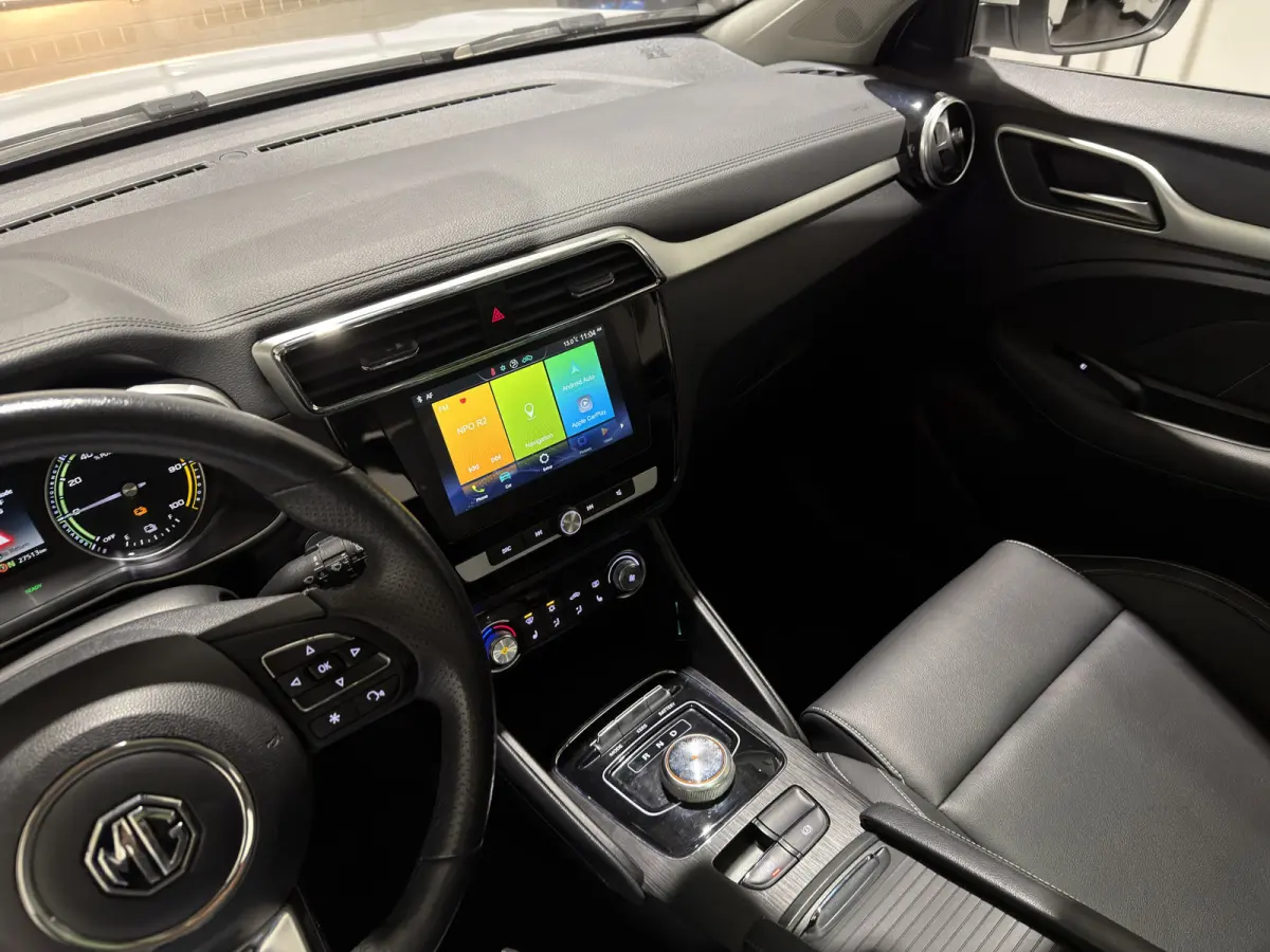Luxury 45 kWh | Panoramadak | Leder interieur | Keyless | ACC | Apple CarPlay - Android Auto