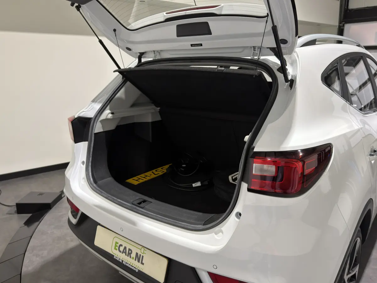 Luxury 45 kWh | Panoramadak | Leder interieur | Keyless | ACC | Apple CarPlay - Android Auto