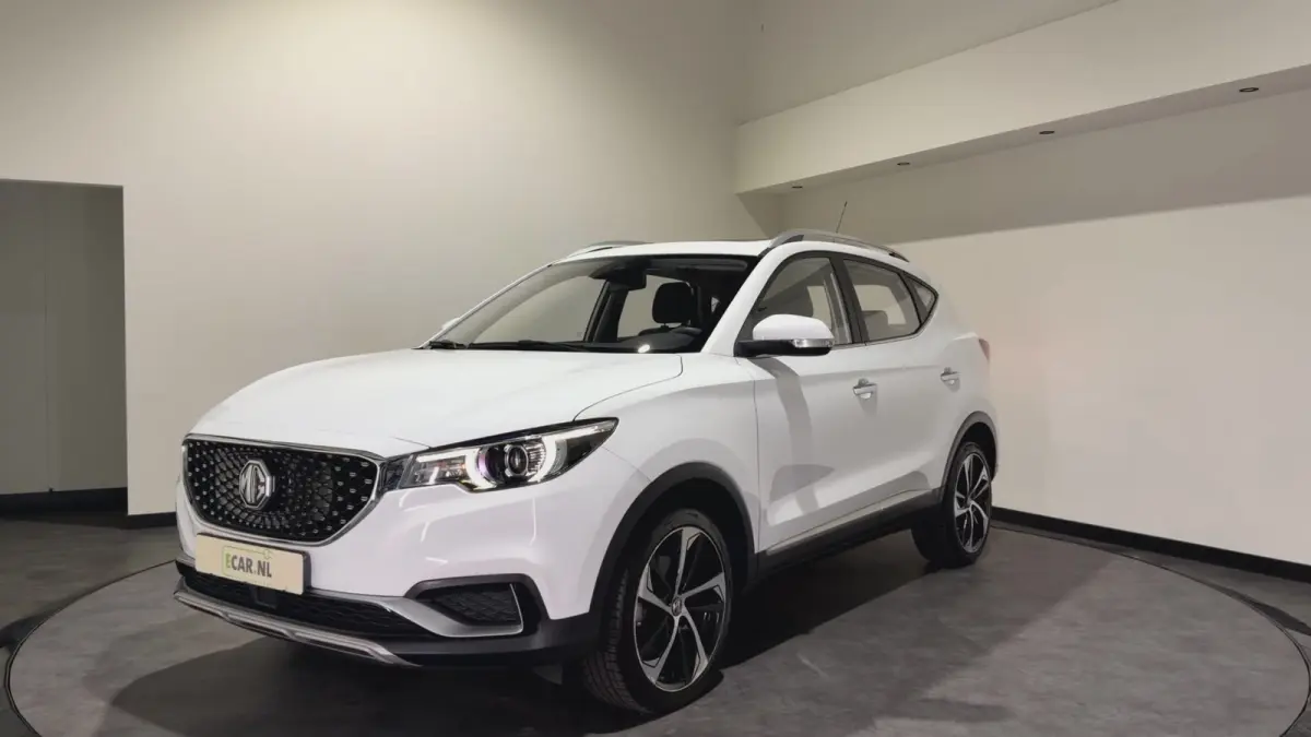 Luxury 45 kWh | Panoramadak | Leder interieur | Keyless | ACC | Apple CarPlay - Android Auto