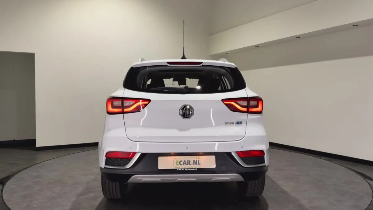 Luxury 45 kWh | Panoramadak | Leder interieur | Keyless | ACC | Apple CarPlay - Android Auto