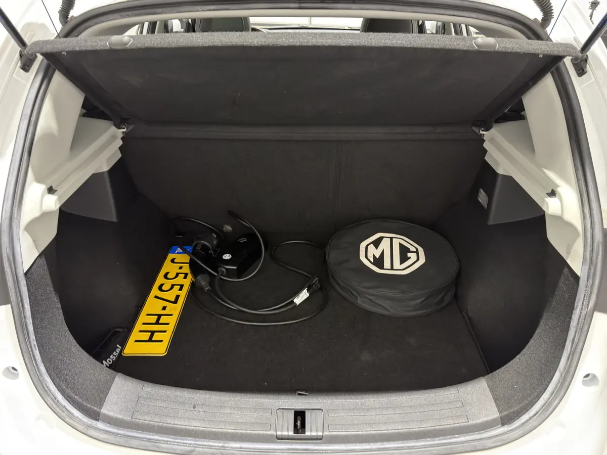 Luxury 45 kWh | Panoramadak | Leder interieur | Keyless | ACC | Apple CarPlay - Android Auto
