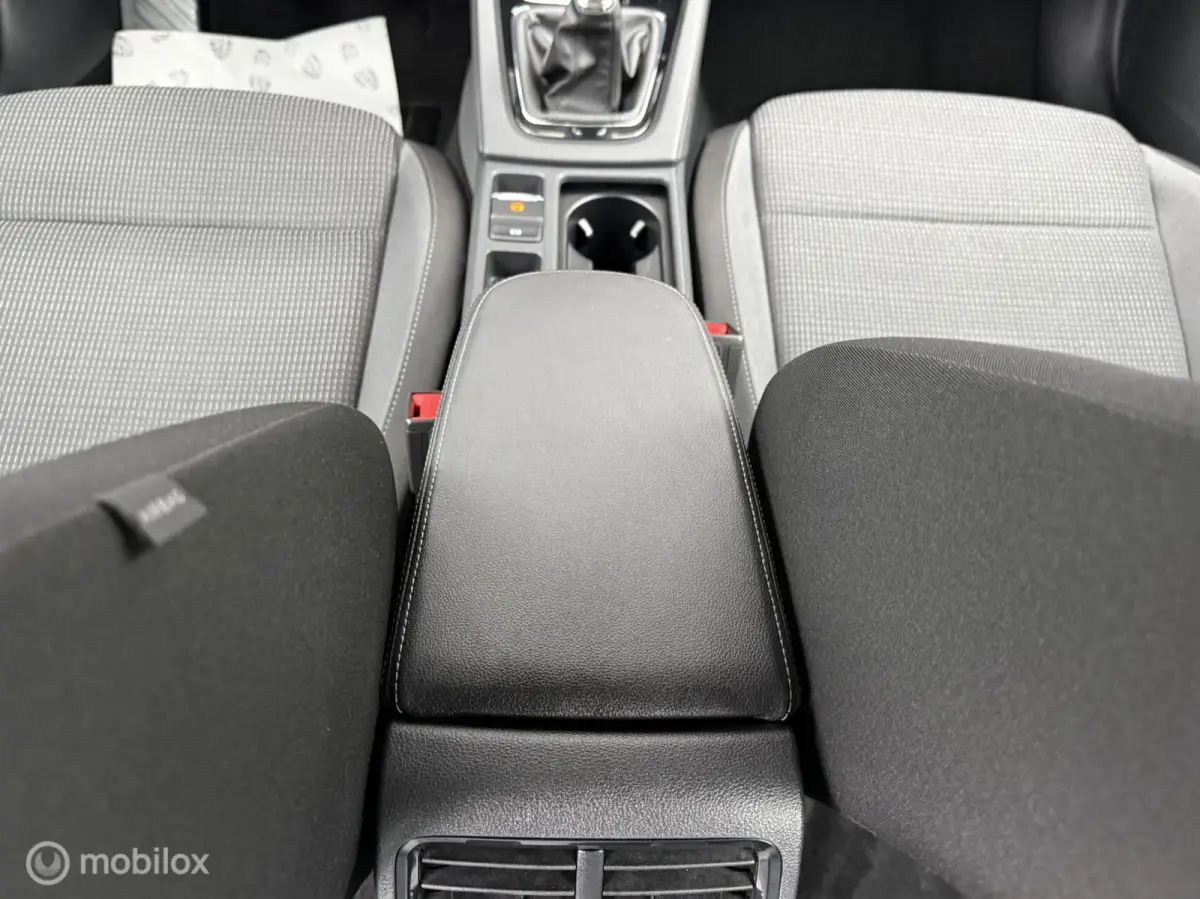1.0 TSI Ambition CarPlay PDC Black-Line Full-Led