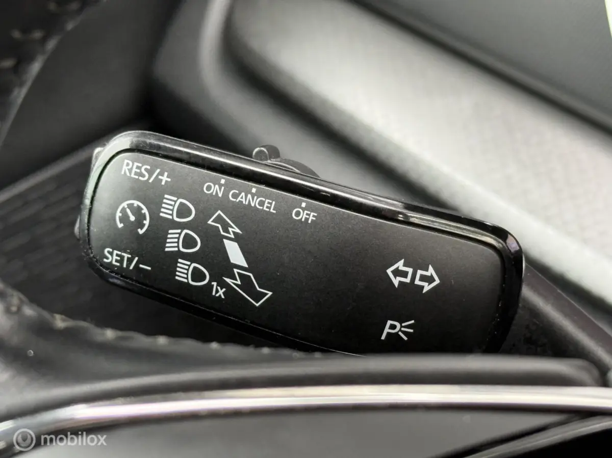 1.0 TSI Ambition CarPlay PDC Black-Line Full-Led