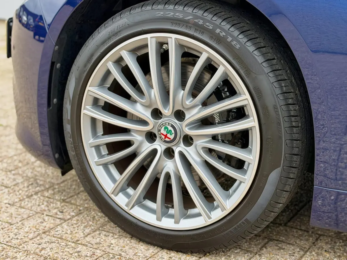 2.0 Veloce Q4 | 280PK | Leder | Camera