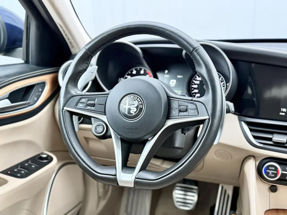2.0 Veloce Q4 | 280PK | Leder | Camera