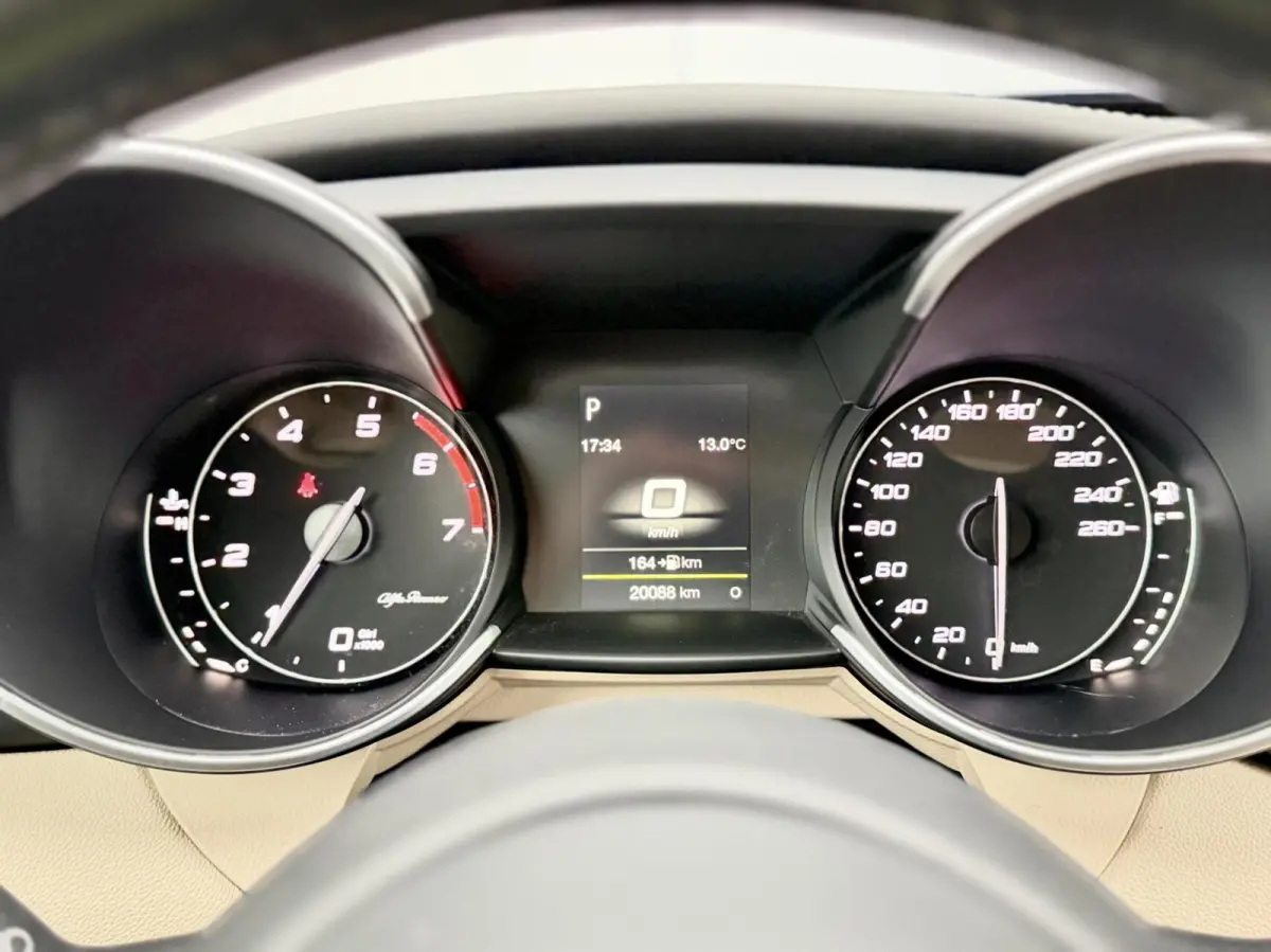 2.0 Veloce Q4 | 280PK | Leder | Camera