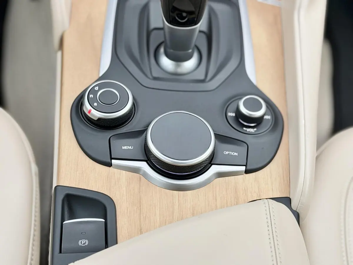 2.0 Veloce Q4 | 280PK | Leder | Camera