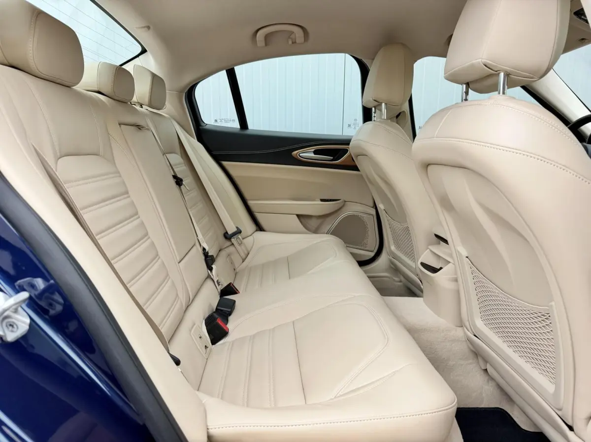 2.0 Veloce Q4 | 280PK | Leder | Camera