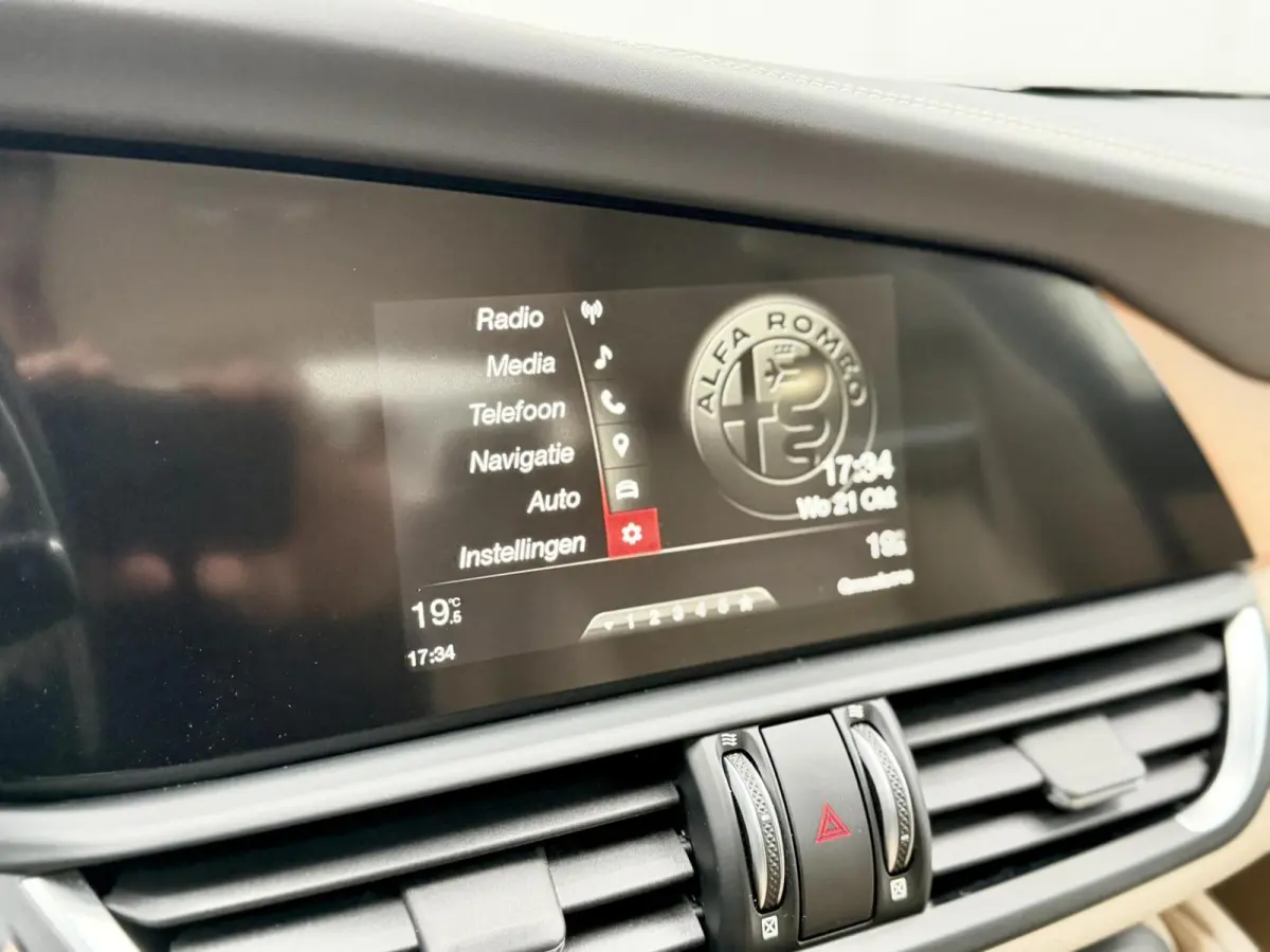 2.0 Veloce Q4 | 280PK | Leder | Camera