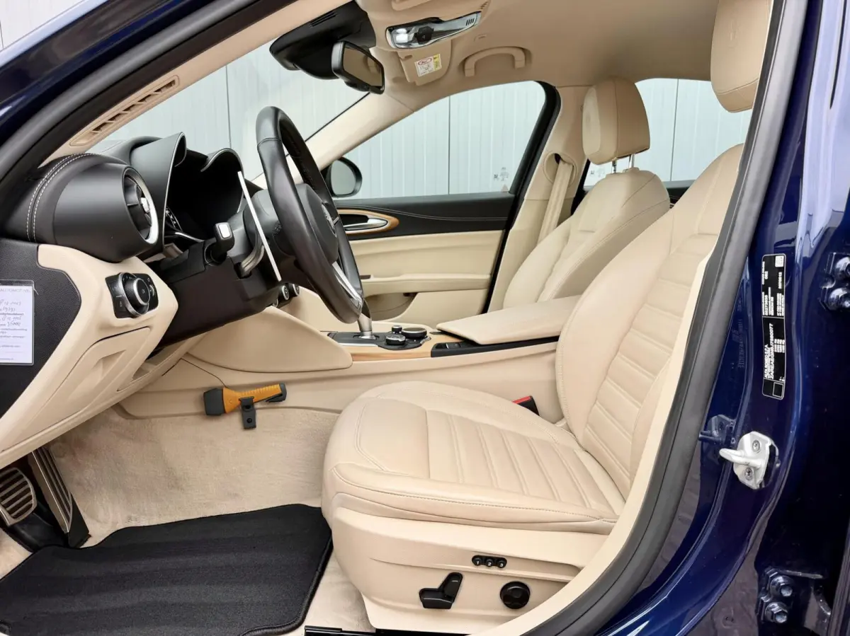 2.0 Veloce Q4 | 280PK | Leder | Camera