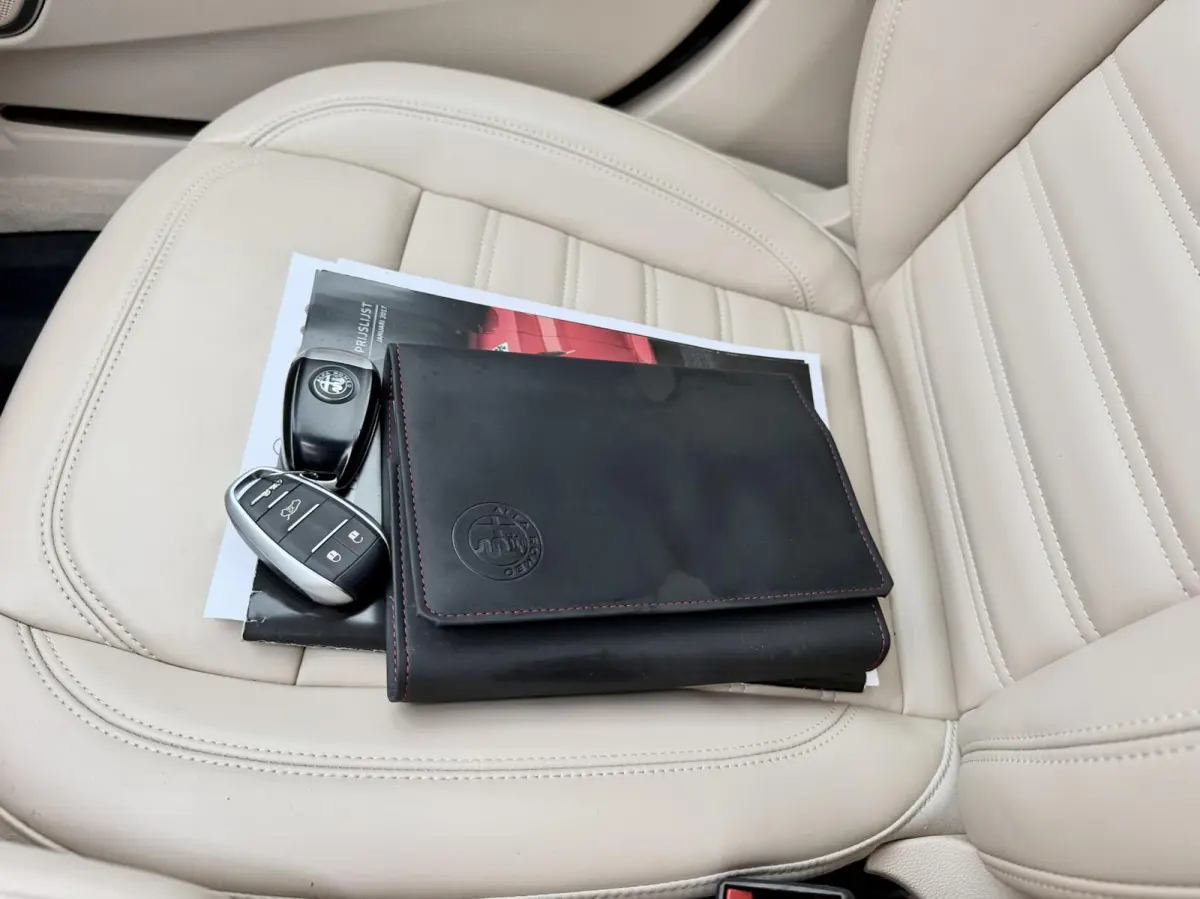2.0 Veloce Q4 | 280PK | Leder | Camera