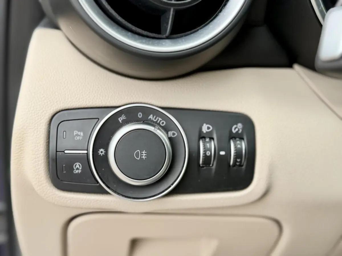 2.0 Veloce Q4 | 280PK | Leder | Camera