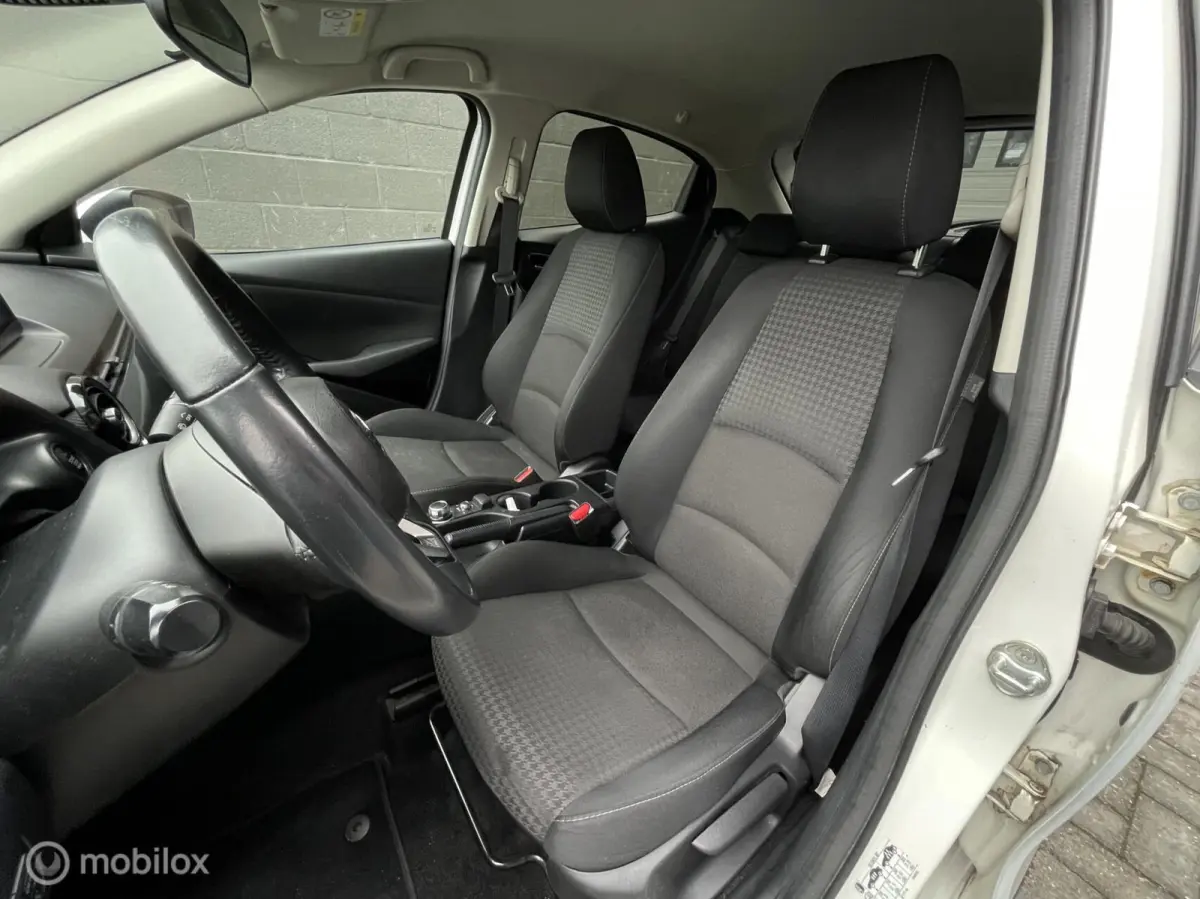 1.5 Skyactiv-G Niseko | AIRCO | Trekhaak | PDC | Lichtmetaal | Lage KM-stand |
