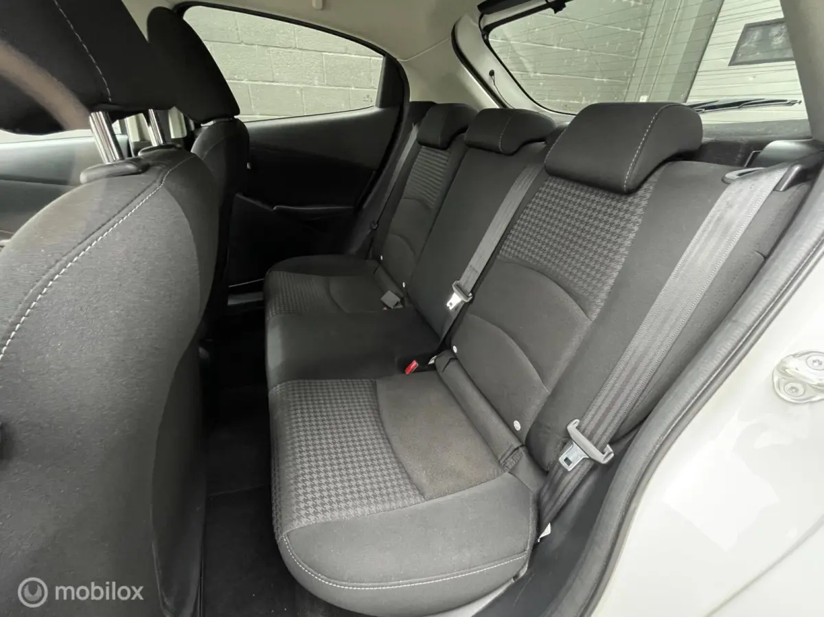 1.5 Skyactiv-G Niseko | AIRCO | Trekhaak | PDC | Lichtmetaal | Lage KM-stand |
