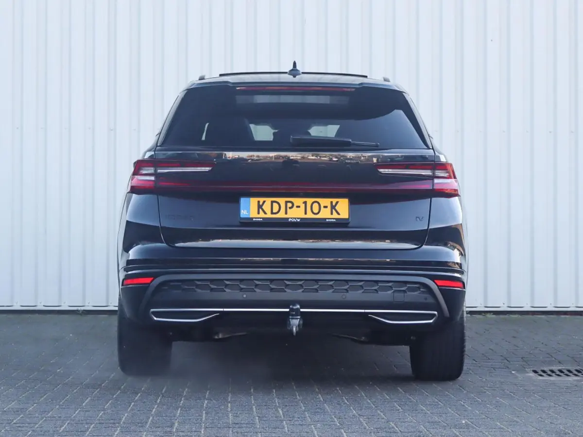 1.5 TSI 204pk PHEV Sportline Business | SoH 100% | Panoramadak | Trekhaak | Achterbank Verwarmd