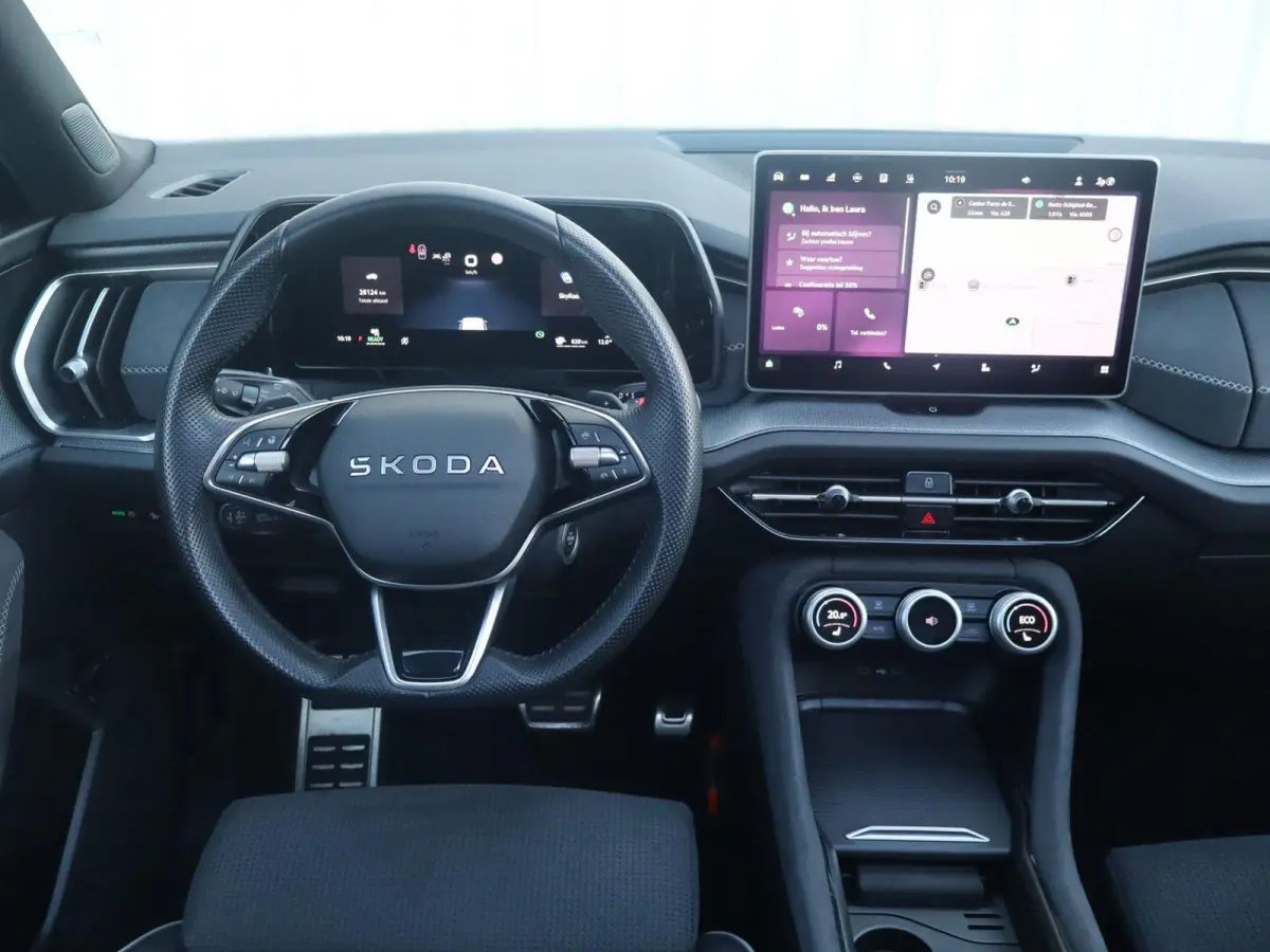 1.5 TSI 204pk PHEV Sportline Business | SoH 100% | Panoramadak | Trekhaak | Achterbank Verwarmd