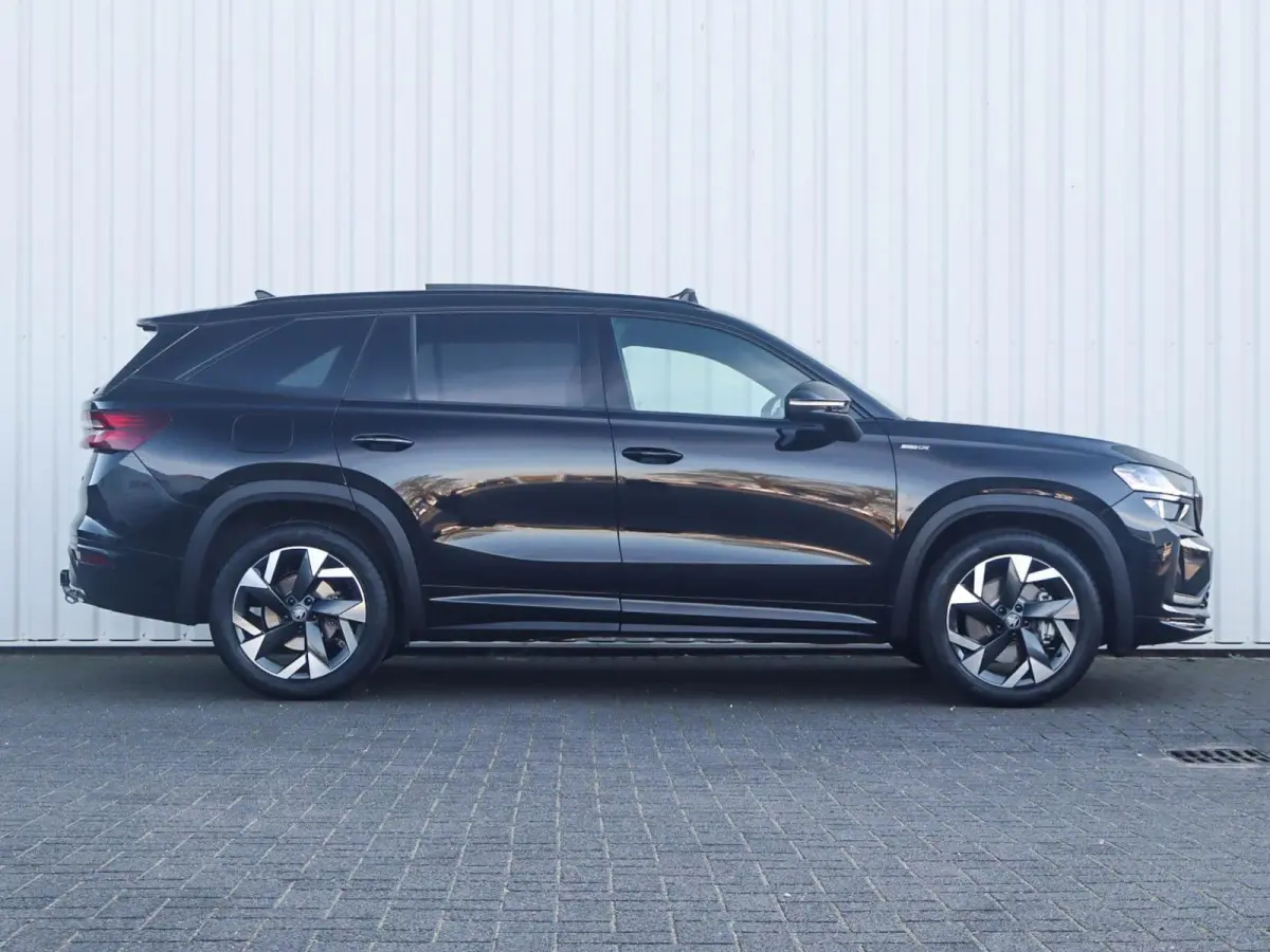 1.5 TSI 204pk PHEV Sportline Business | SoH 100% | Panoramadak | Trekhaak | Achterbank Verwarmd