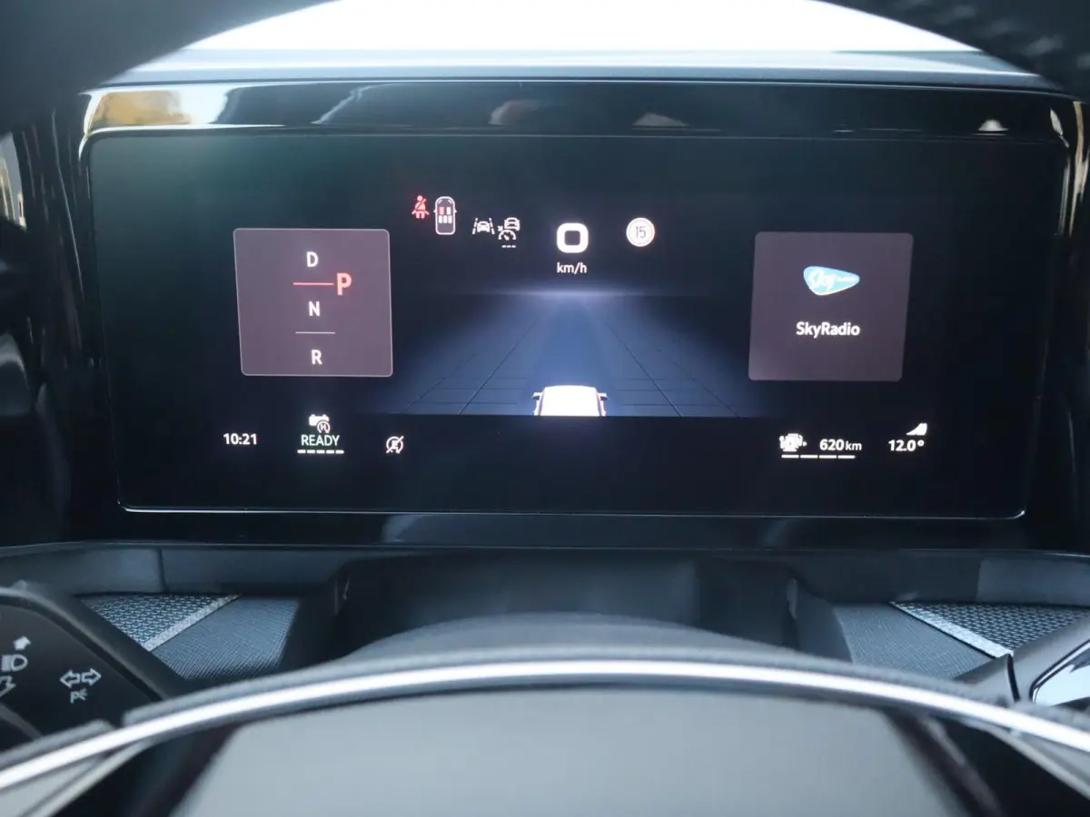 1.5 TSI 204pk PHEV Sportline Business | SoH 100% | Panoramadak | Trekhaak | Achterbank Verwarmd