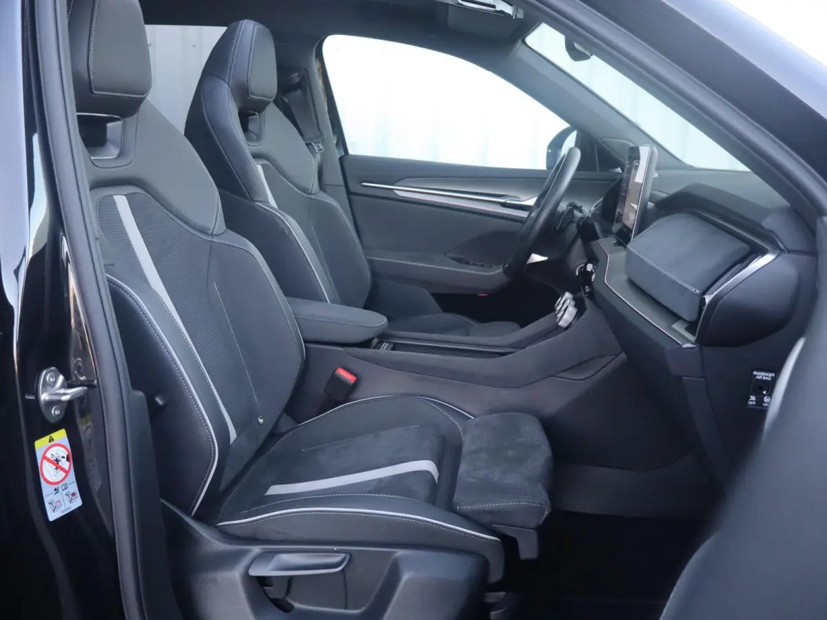 1.5 TSI 204pk PHEV Sportline Business | SoH 100% | Panoramadak | Trekhaak | Achterbank Verwarmd