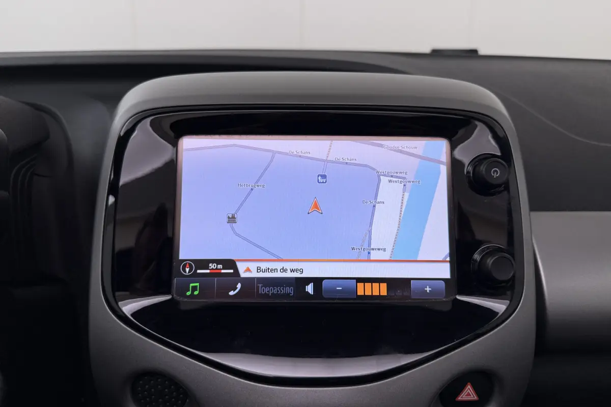 1.0 VVT-i x-wave Cabrio Cruise Camera LMV 16"