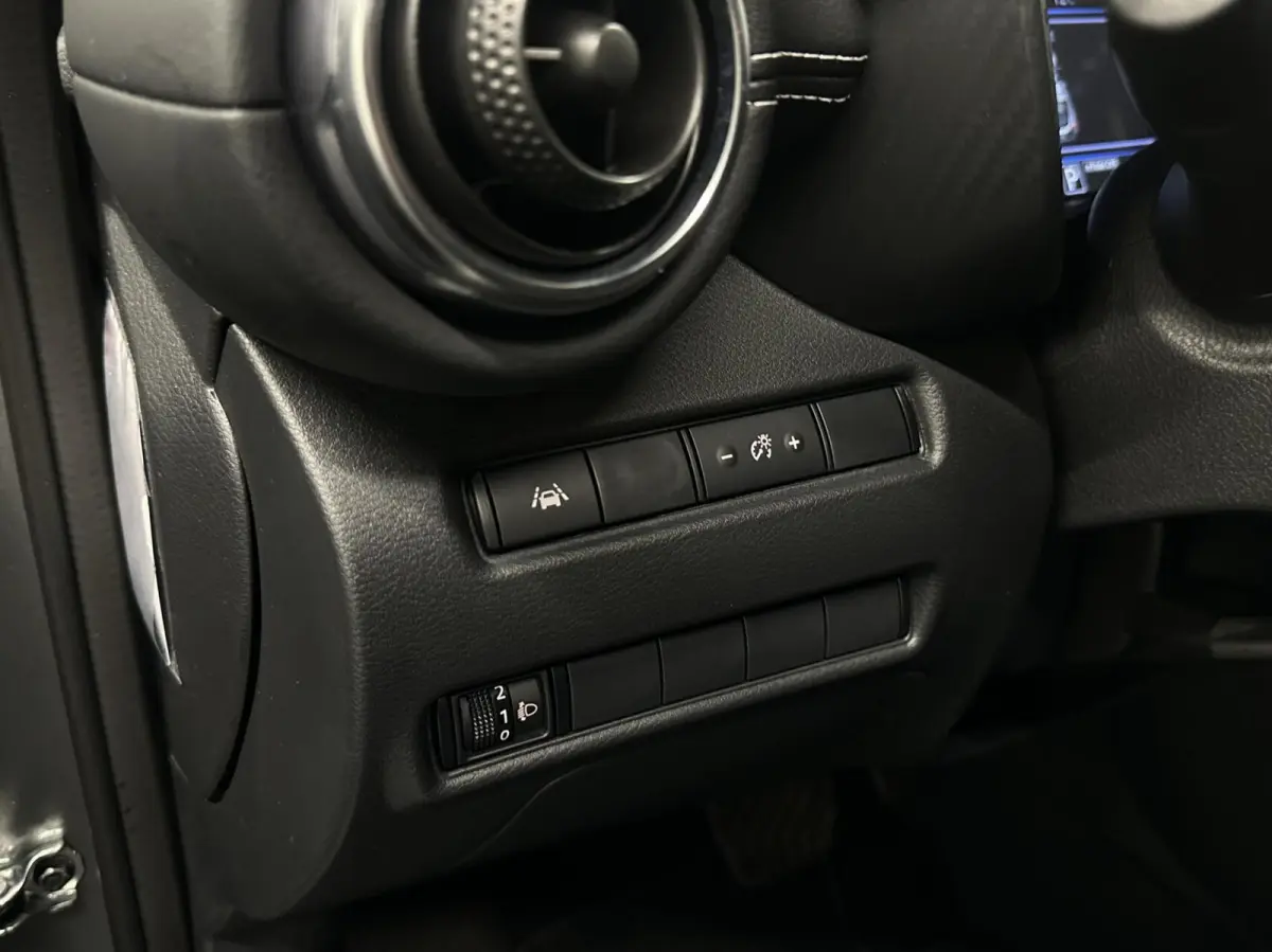 1.6 Hybrid N-Connecta CAMERA CARPLAY NAVI ECC CRUISE.