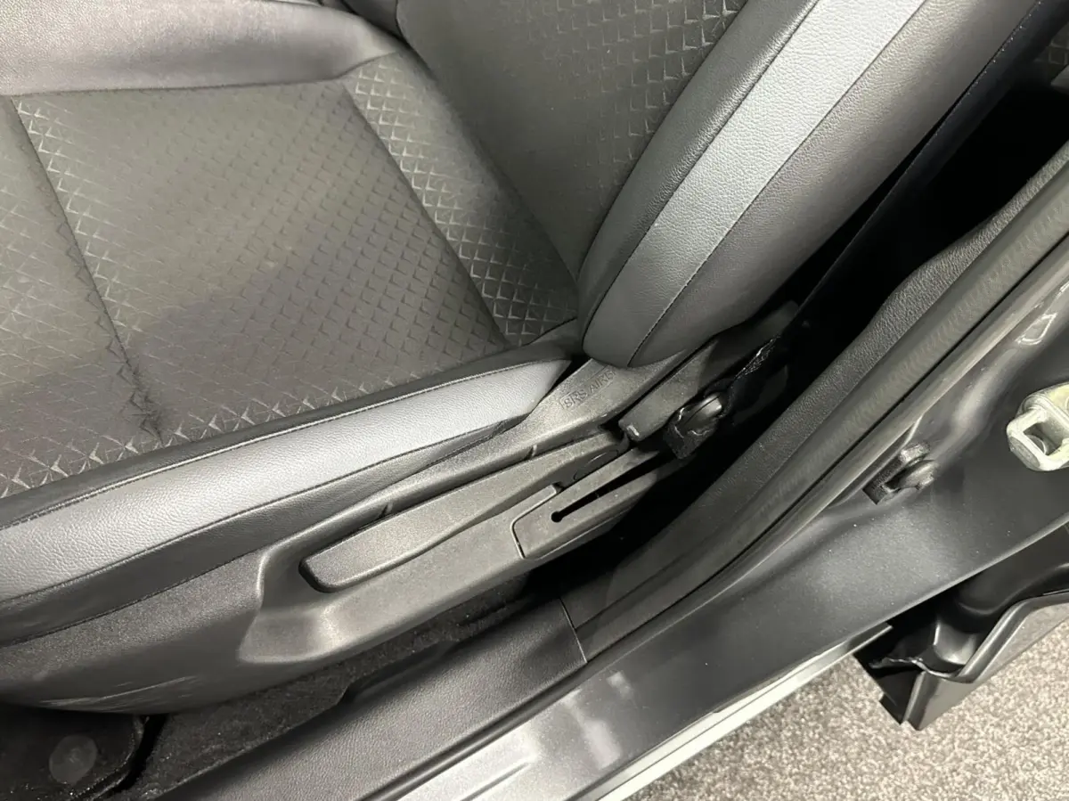 1.6 Hybrid N-Connecta CAMERA CARPLAY NAVI ECC CRUISE.