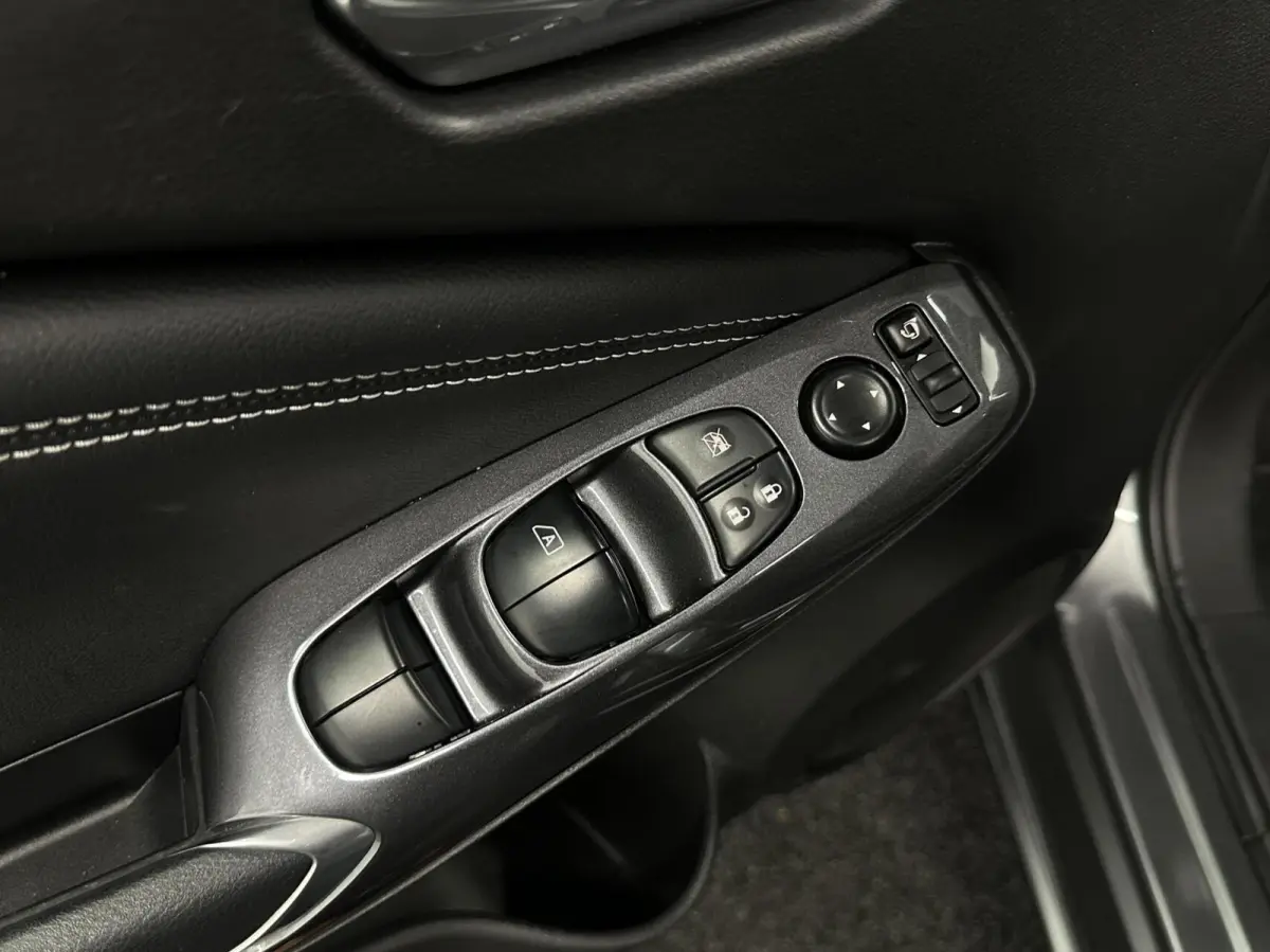 1.6 Hybrid N-Connecta CAMERA CARPLAY NAVI ECC CRUISE.