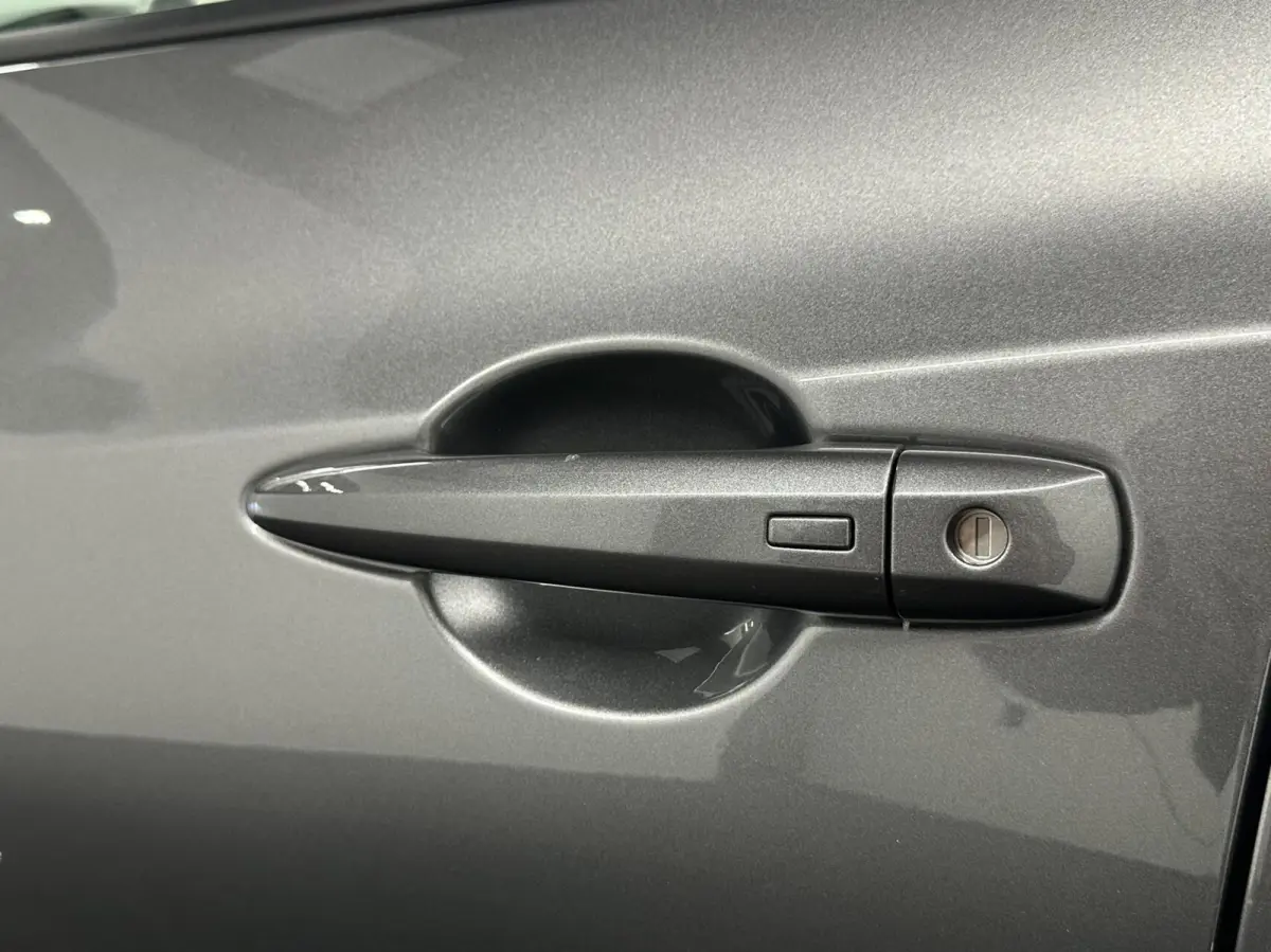1.6 Hybrid N-Connecta CAMERA CARPLAY NAVI ECC CRUISE.