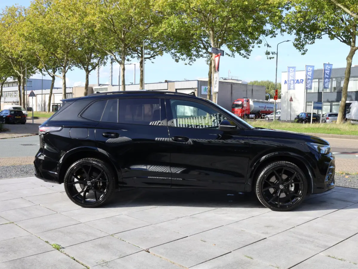 1.5 eHybrid R-Line 272PK | Full Options | Panodak | 21" Inch | Leer | H&K | 360° | Black Style | Head-up | Memory | Stoel Ventilatie | Elektrische kofferklep | Garantie 2030 |
