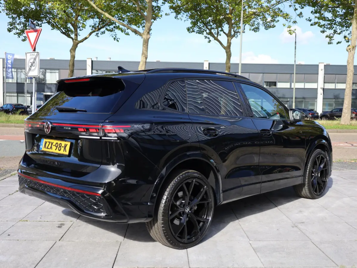 1.5 eHybrid R-Line 272PK | Full Options | Panodak | 21" Inch | Leer | H&K | 360° | Black Style | Head-up | Memory | Stoel Ventilatie | Elektrische kofferklep | Garantie 2030 |
