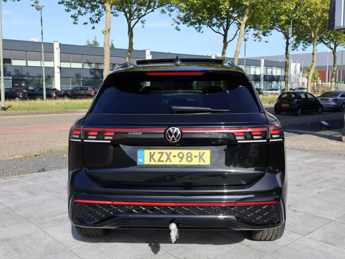 1.5 eHybrid R-Line 272PK | Full Options | Panodak | 21" Inch | Leer | H&K | 360° | Black Style | Head-up | Memory | Stoel Ventilatie | Elektrische kofferklep | Garantie 2030 |