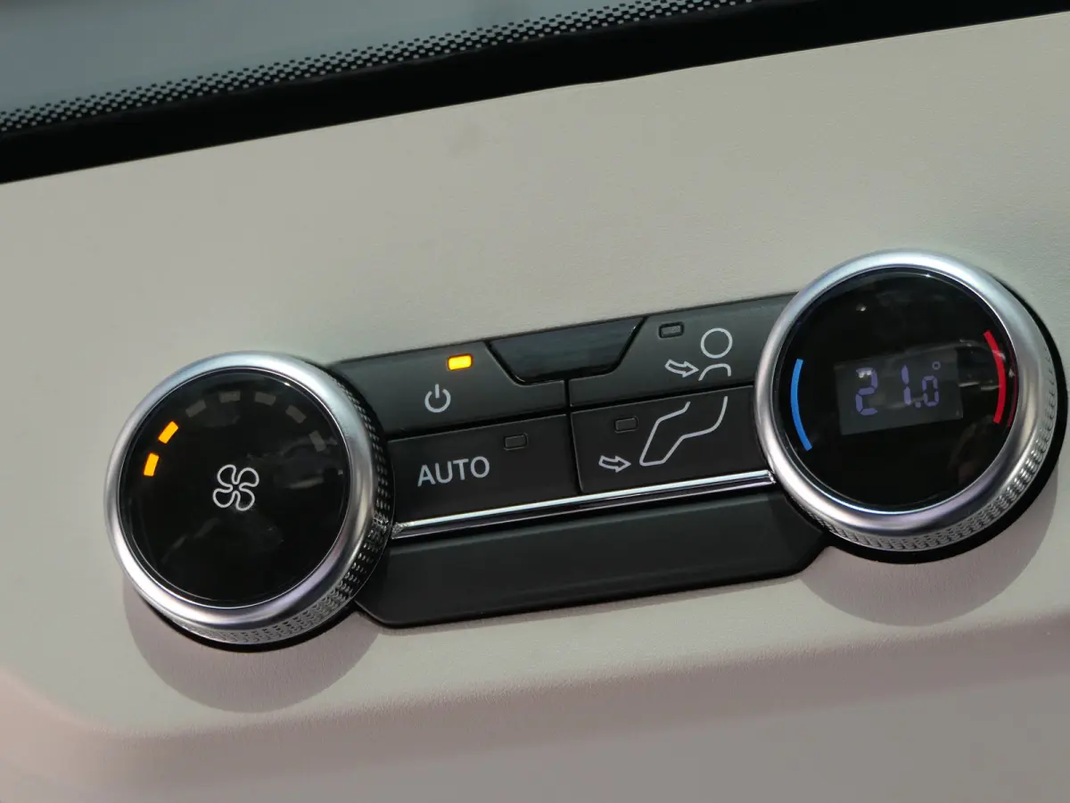 Tourneo 340 2.5 PHEV L2H1 Titanium X | Black Pack | Luxury | Panoramadak | 360 Camera | AGR Stoel | Leder | Adaptive LED | BLIS | Adaptive Cruise | B&O Audio