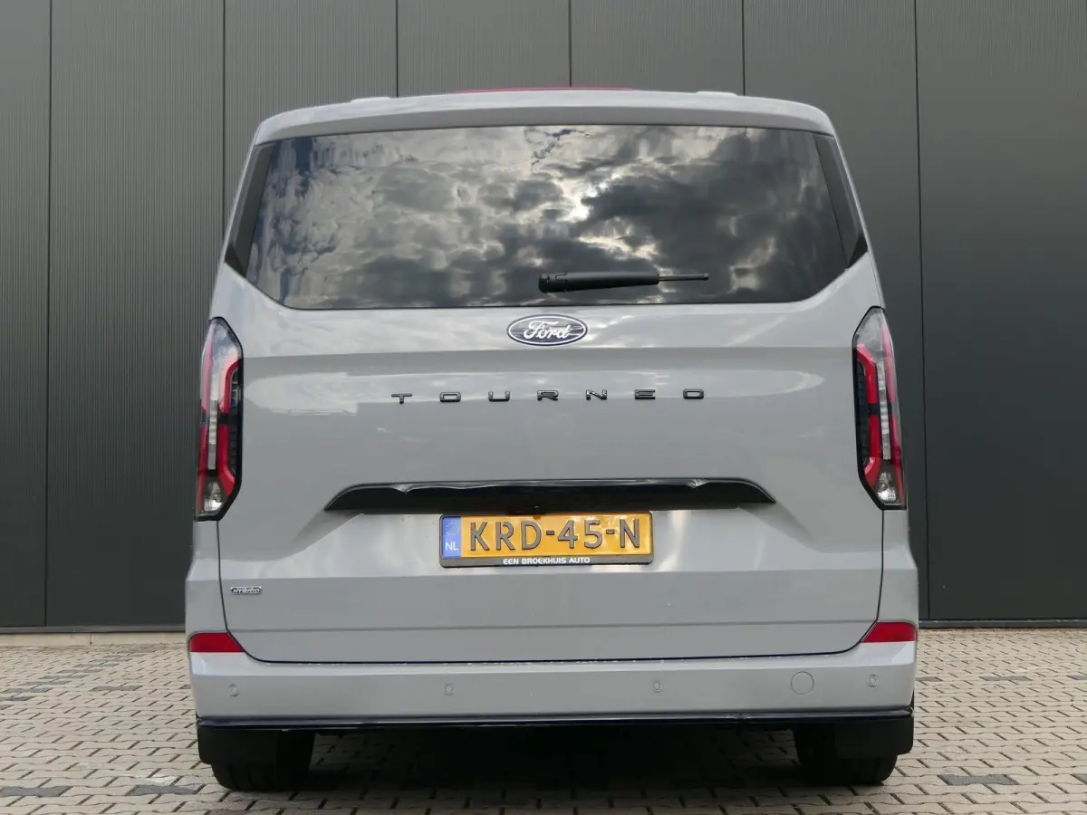 Tourneo 340 2.5 PHEV L2H1 Titanium X | Black Pack | Luxury | Panoramadak | 360 Camera | AGR Stoel | Leder | Adaptive LED | BLIS | Adaptive Cruise | B&O Audio