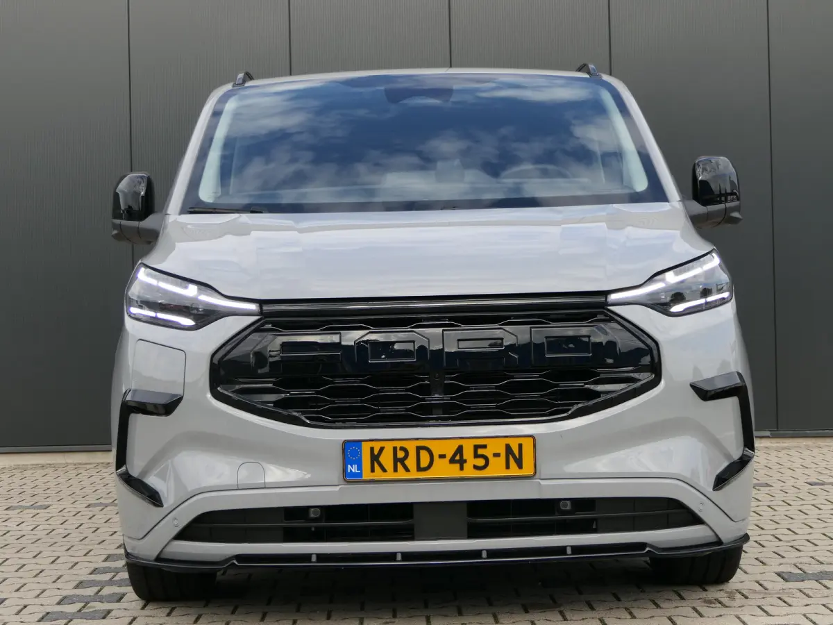 Tourneo 340 2.5 PHEV L2H1 Titanium X | Black Pack | Luxury | Panoramadak | 360 Camera | AGR Stoel | Leder | Adaptive LED | BLIS | Adaptive Cruise | B&O Audio