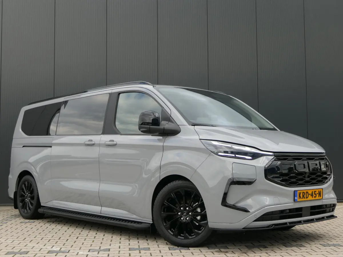 Tourneo 340 2.5 PHEV L2H1 Titanium X | Black Pack | Luxury | Panoramadak | 360 Camera | AGR Stoel | Leder | Adaptive LED | BLIS | Adaptive Cruise | B&O Audio