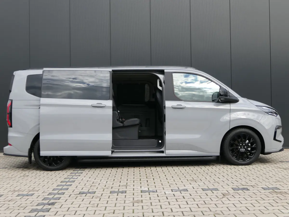 Tourneo 340 2.5 PHEV L2H1 Titanium X | Black Pack | Luxury | Panoramadak | 360 Camera | AGR Stoel | Leder | Adaptive LED | BLIS | Adaptive Cruise | B&O Audio