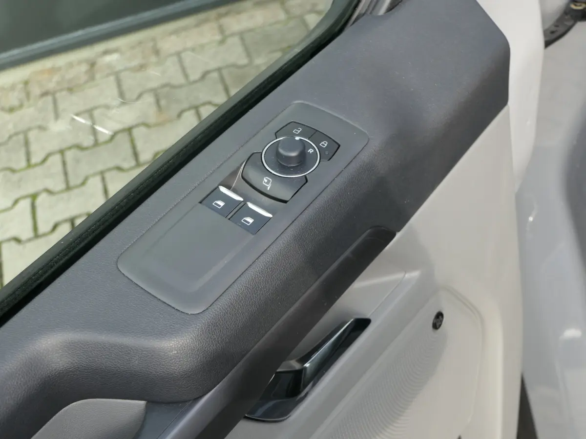 Tourneo 340 2.5 PHEV L2H1 Titanium X | Black Pack | Luxury | Panoramadak | 360 Camera | AGR Stoel | Leder | Adaptive LED | BLIS | Adaptive Cruise | B&O Audio