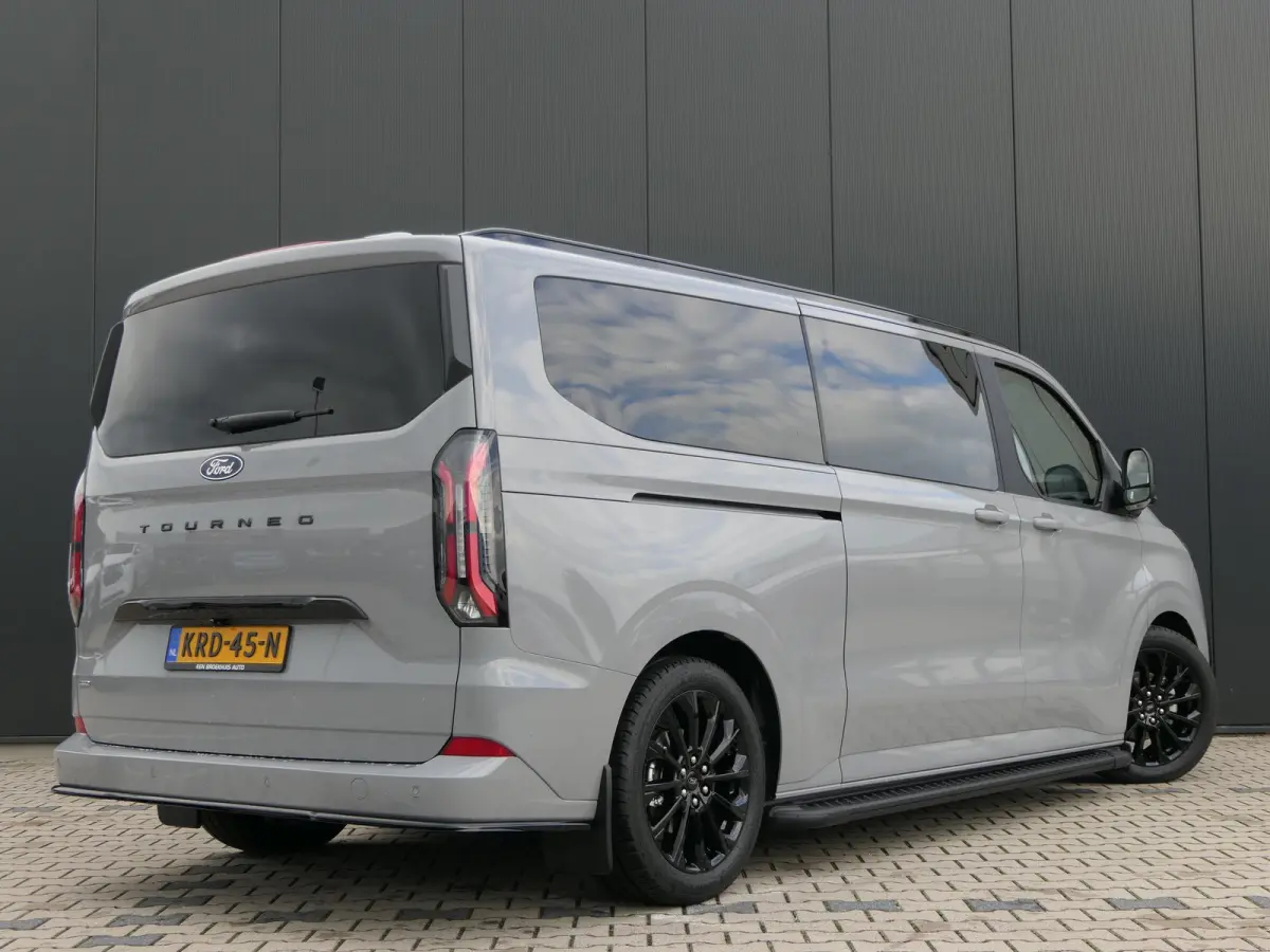 Tourneo 340 2.5 PHEV L2H1 Titanium X | Black Pack | Luxury | Panoramadak | 360 Camera | AGR Stoel | Leder | Adaptive LED | BLIS | Adaptive Cruise | B&O Audio