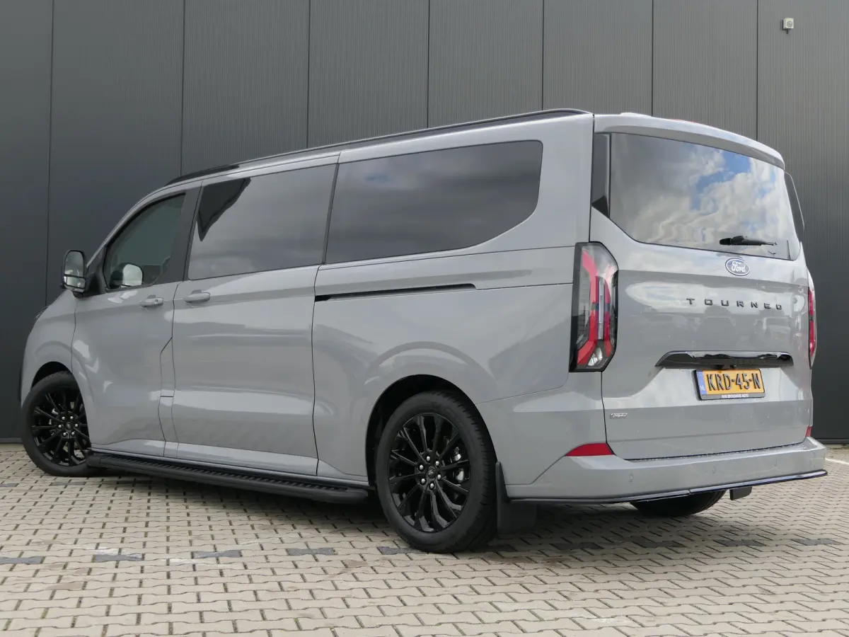 Tourneo 340 2.5 PHEV L2H1 Titanium X | Black Pack | Luxury | Panoramadak | 360 Camera | AGR Stoel | Leder | Adaptive LED | BLIS | Adaptive Cruise | B&O Audio