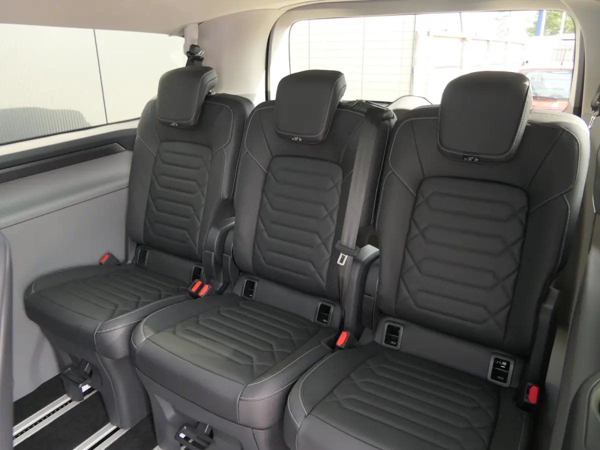 Tourneo 340 2.5 PHEV L2H1 Titanium X | Black Pack | Luxury | Panoramadak | 360 Camera | AGR Stoel | Leder | Adaptive LED | BLIS | Adaptive Cruise | B&O Audio