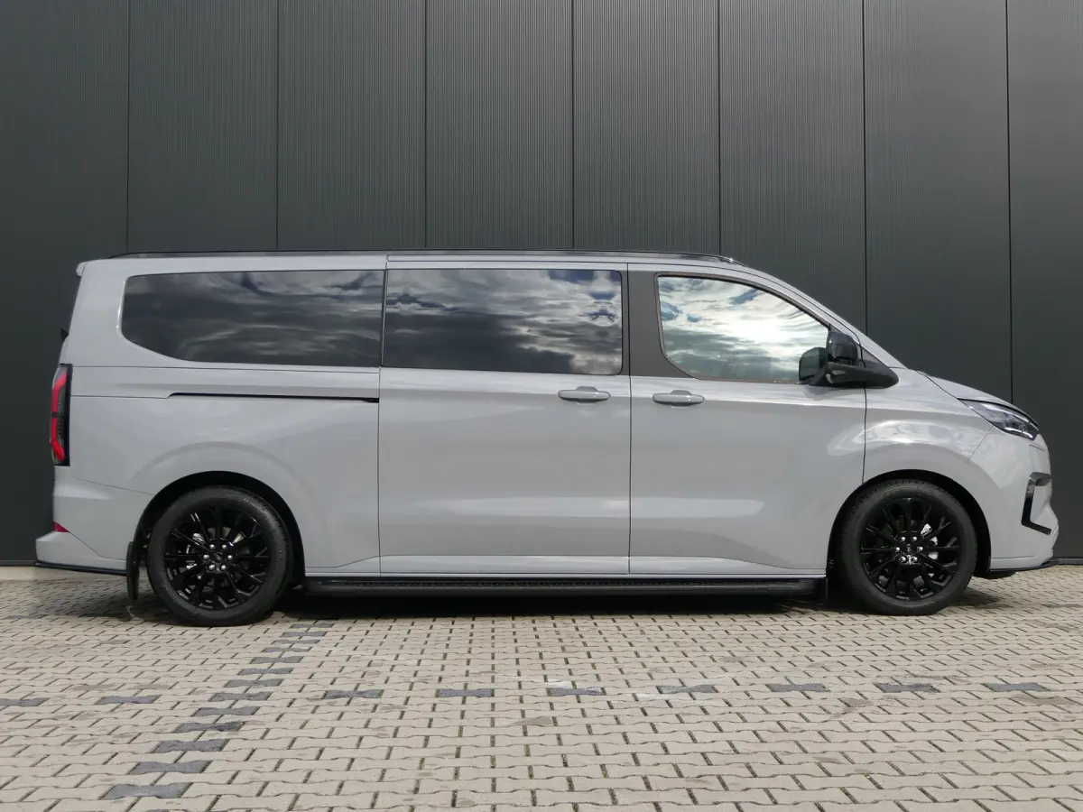 Tourneo 340 2.5 PHEV L2H1 Titanium X | Black Pack | Luxury | Panoramadak | 360 Camera | AGR Stoel | Leder | Adaptive LED | BLIS | Adaptive Cruise | B&O Audio