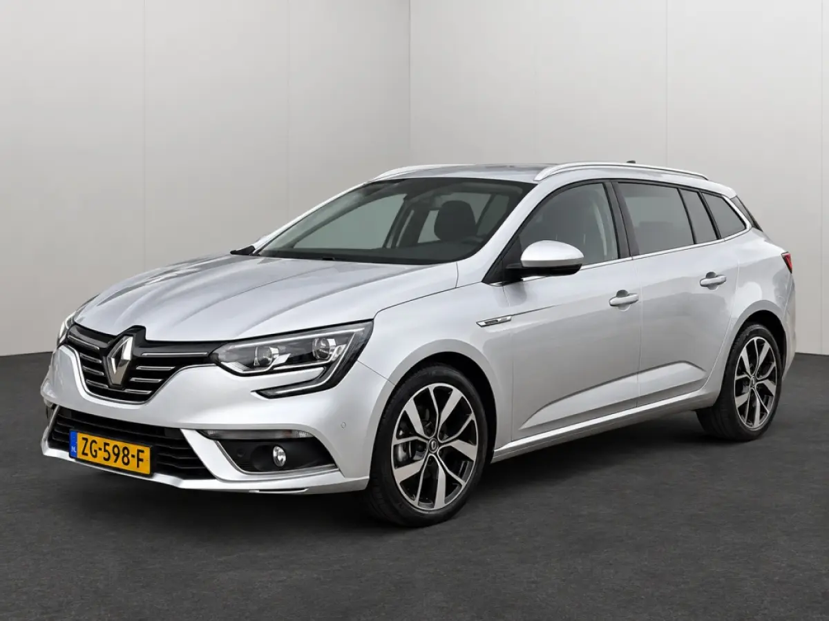 1.3 TCe Bose | Trekhaak | Groot Navigatie Scherm | Dodehoek Detectie | Camera | Cruise Control | Climate Control | Sfeerverlichting