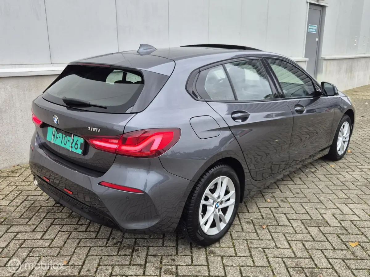 118i Executive Sportline Panoramadak Trekhaak