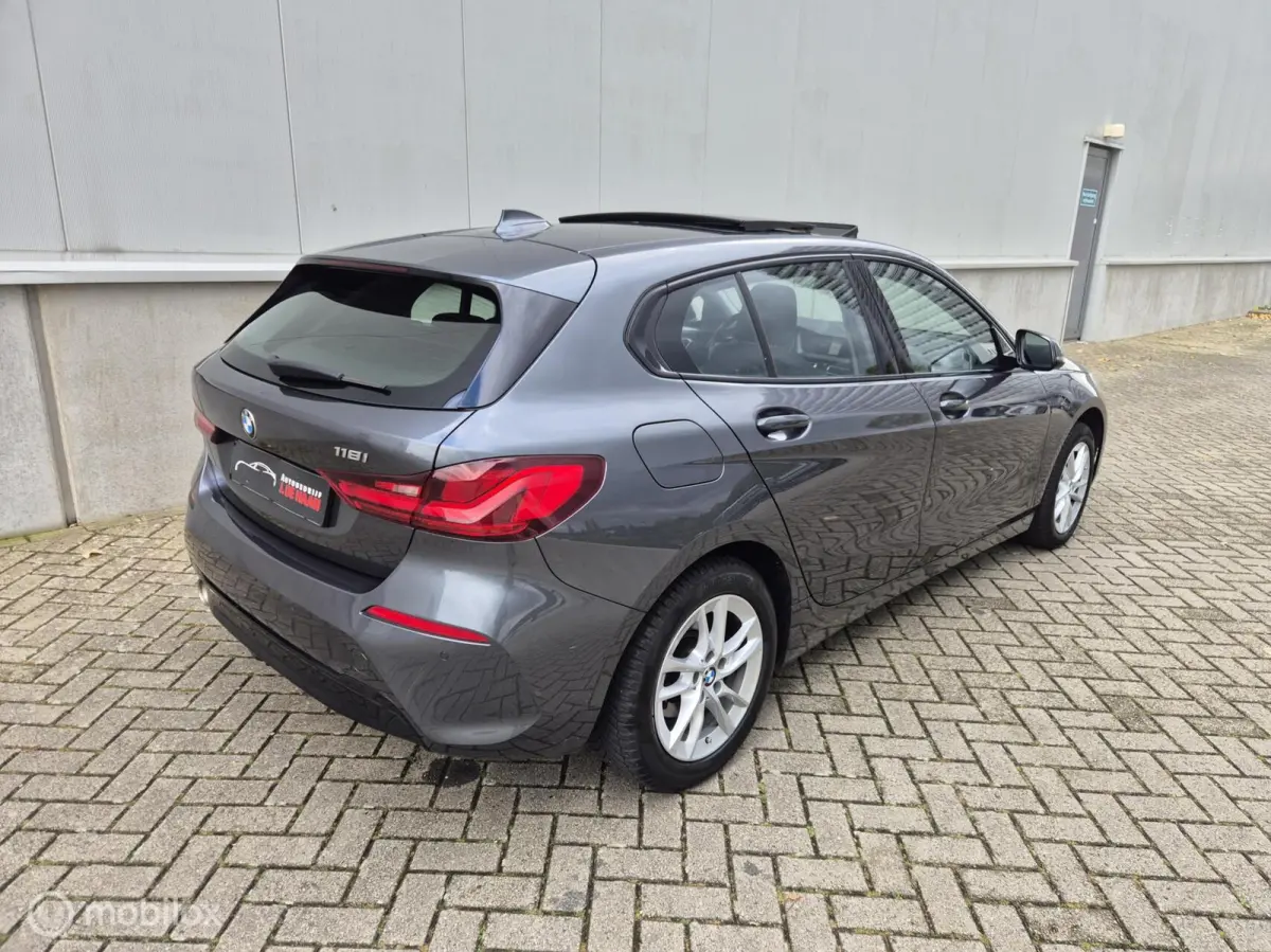 118i Executive Sportline Panoramadak Trekhaak