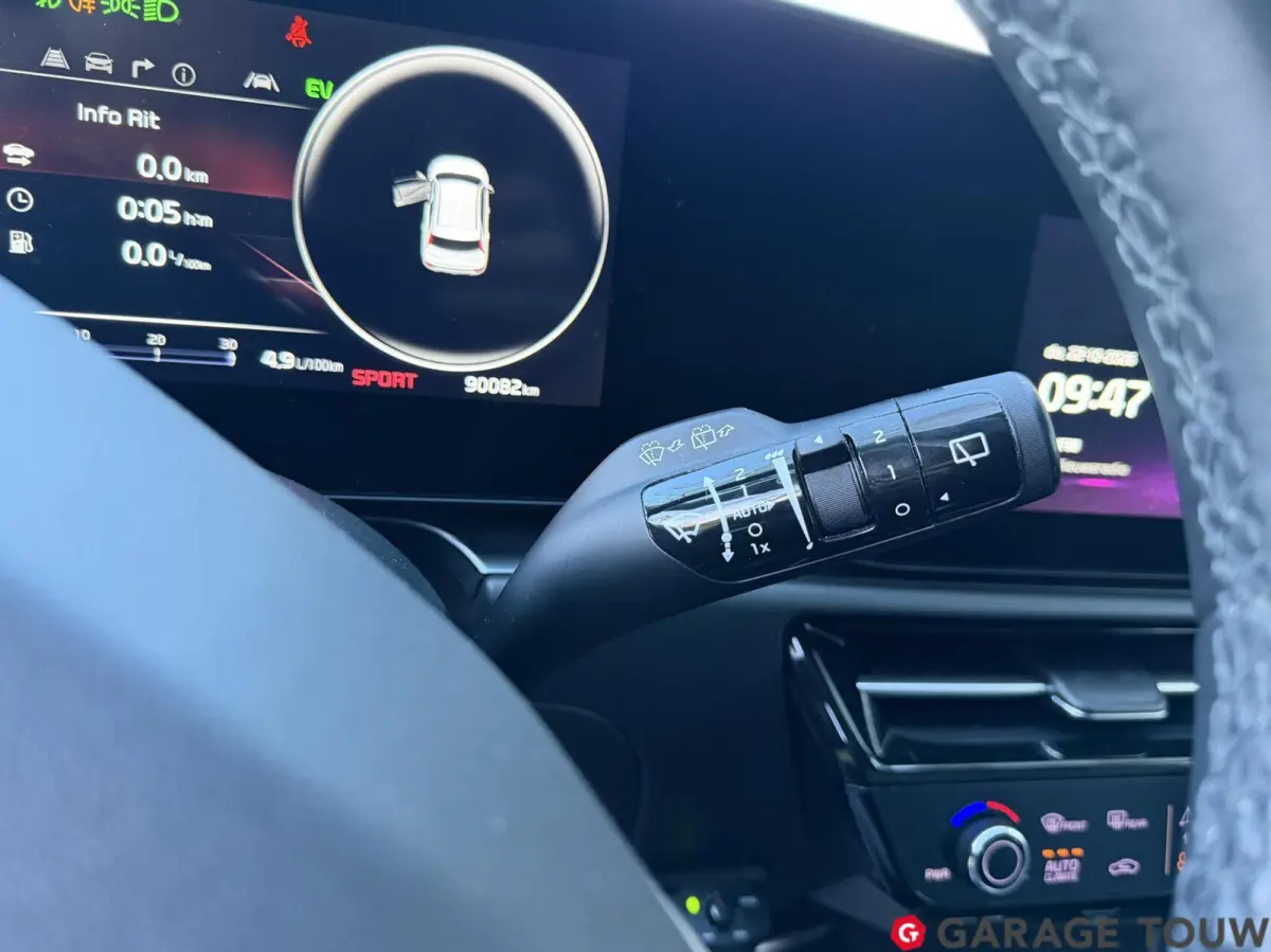 1.6 GDi Hybrid DynamicLine ACC, Camera, Keyless
