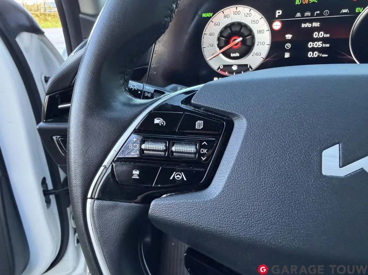 1.6 GDi Hybrid DynamicLine ACC, Camera, Keyless