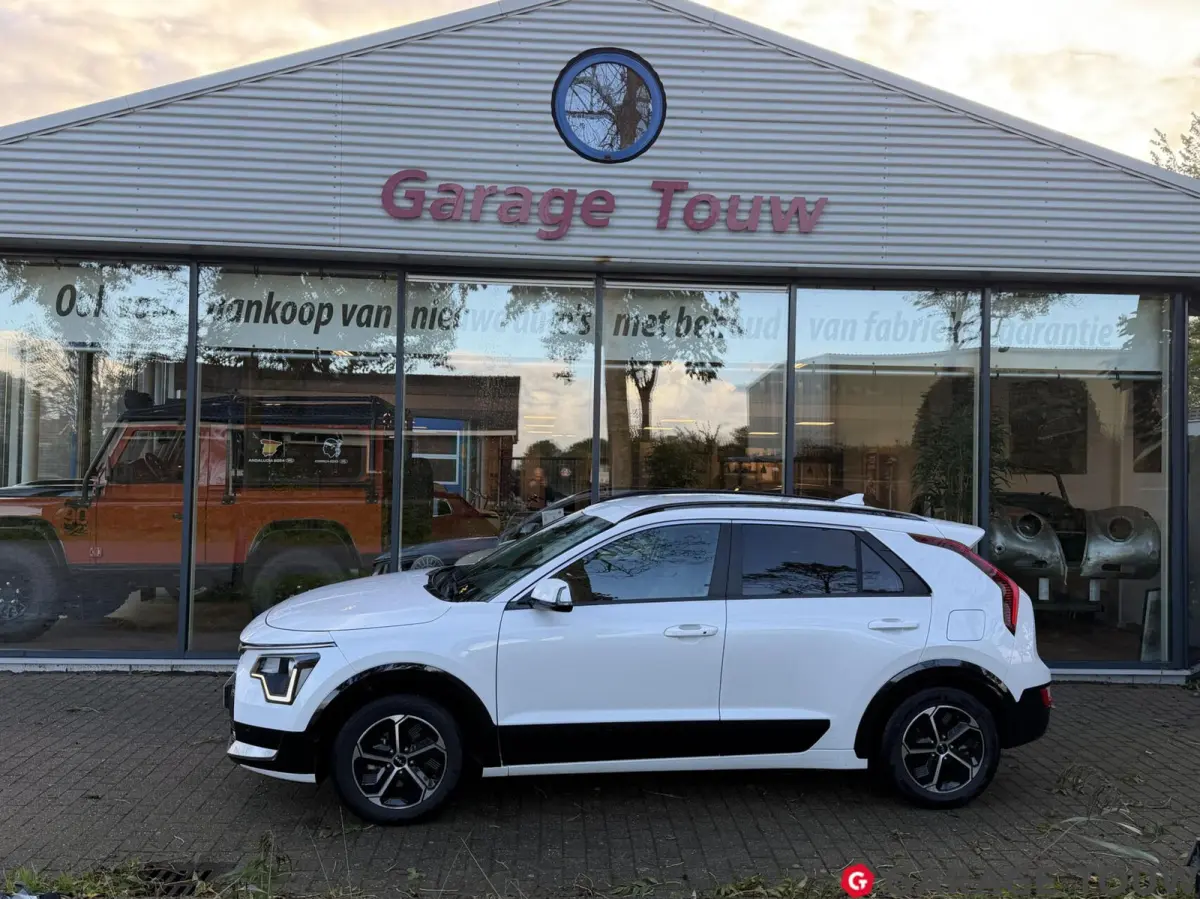 1.6 GDi Hybrid DynamicLine ACC, Camera, Keyless